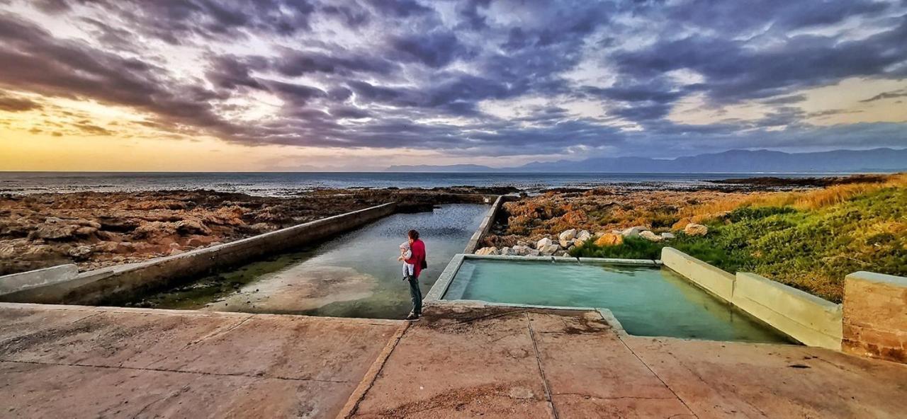 Ons C-Huis - Gansbaai Seafront Accommodation, Back-Up Power Екстериор снимка